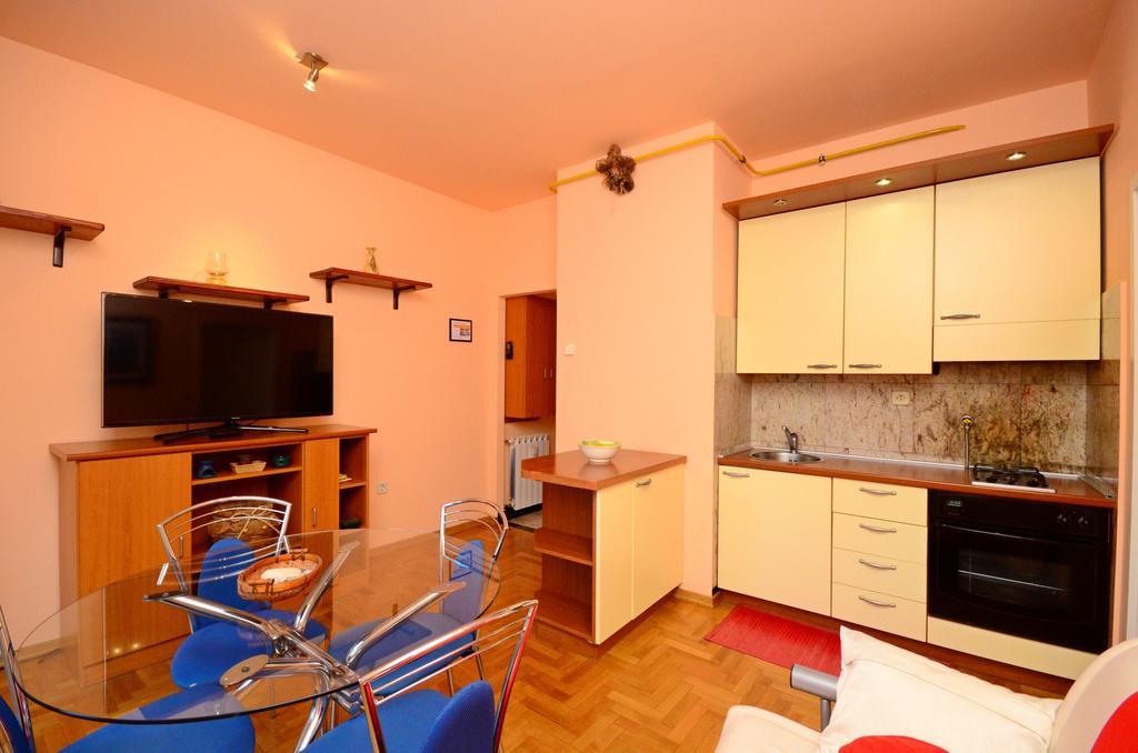 Apartment Blazenka プーラ エクステリア 写真