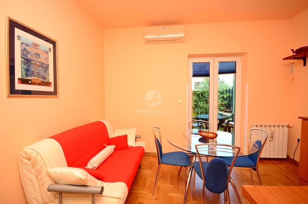 Apartment Blazenka プーラ 部屋 写真