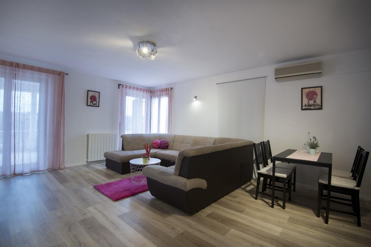 Apartment Blazenka プーラ エクステリア 写真