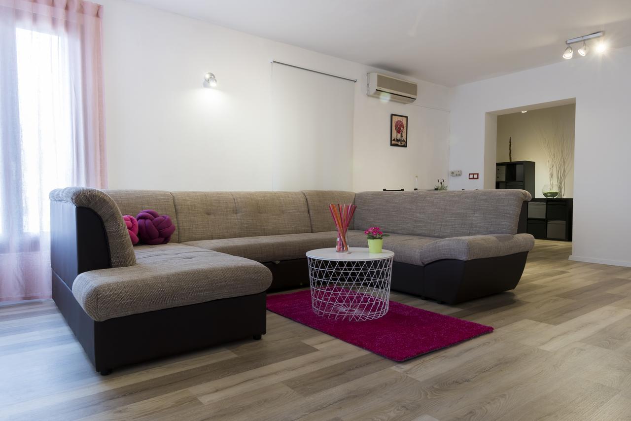 Apartment Blazenka プーラ エクステリア 写真