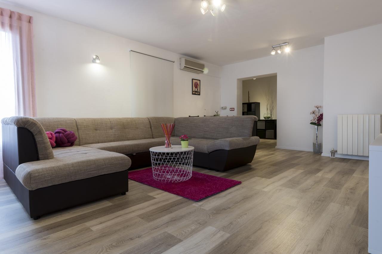Apartment Blazenka プーラ エクステリア 写真